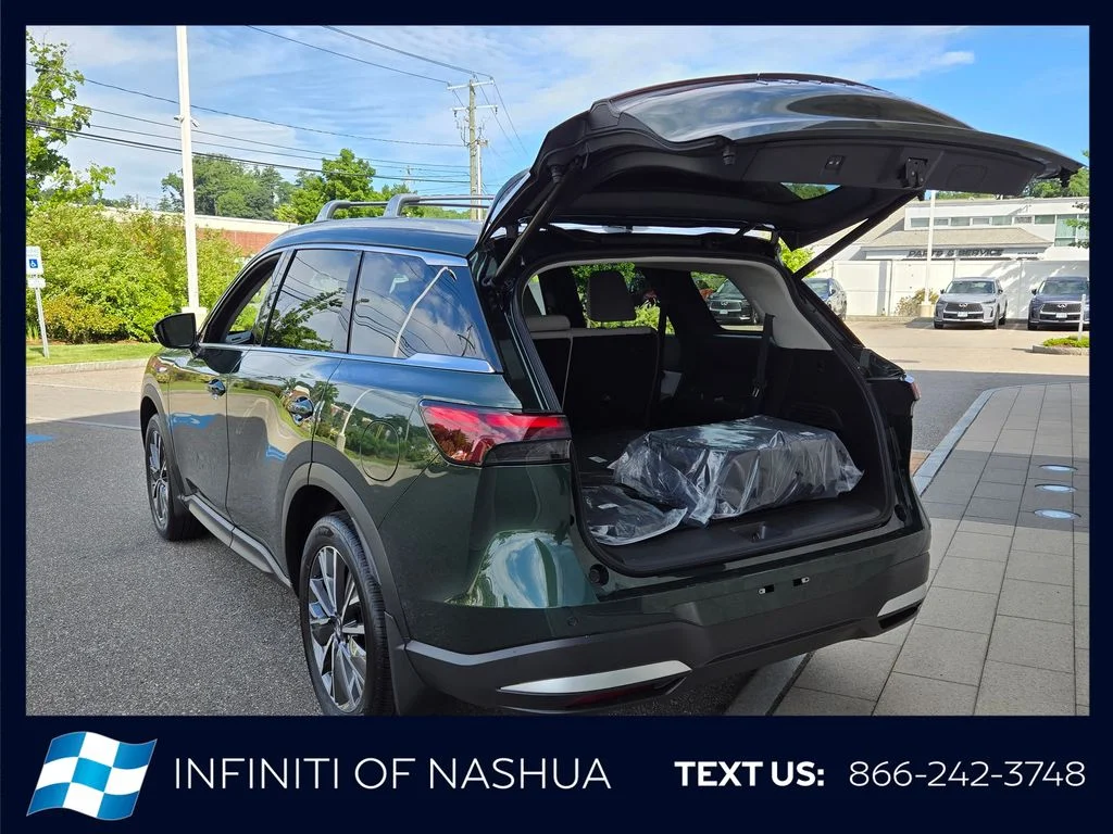 New 2027 DEEP EMERALD INFINITI Luxe AWD image 19