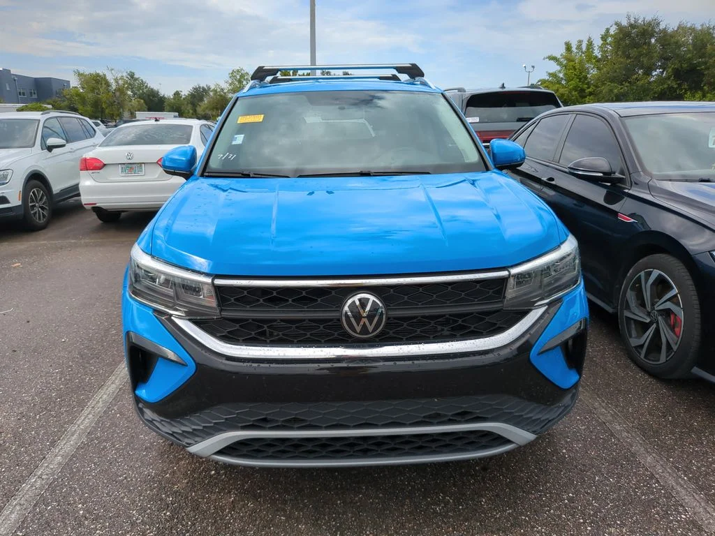 Certified Used 2022 Blue Volkswagen 1.5T SE image 2