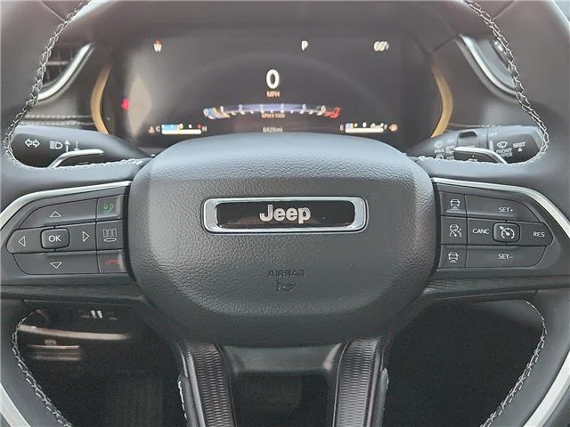 Used 2025 Silver Jeep Laredo 4x4 image 19