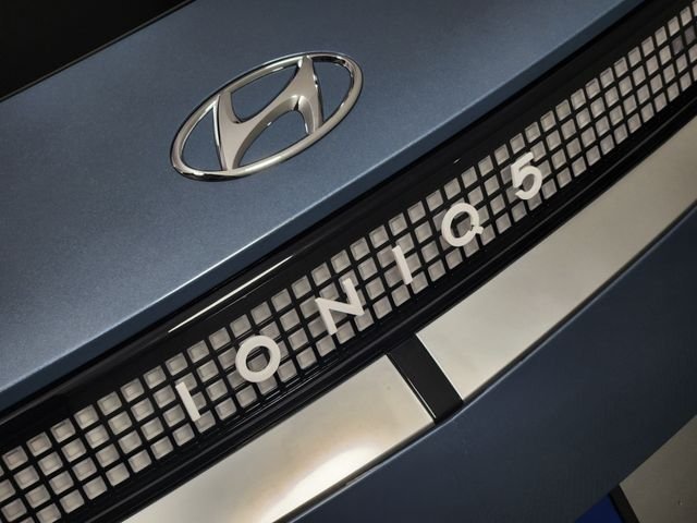 2024 Hyundai IONIQ 5 Limited - Photo 9