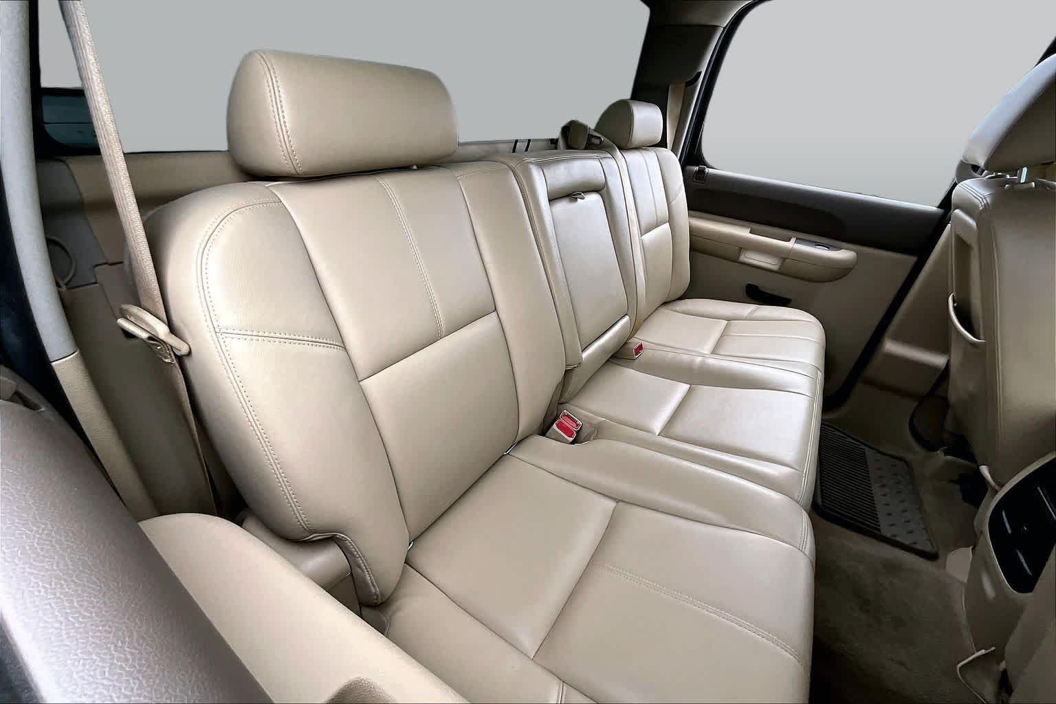 Used 2013 Black Chevrolet LT image 18