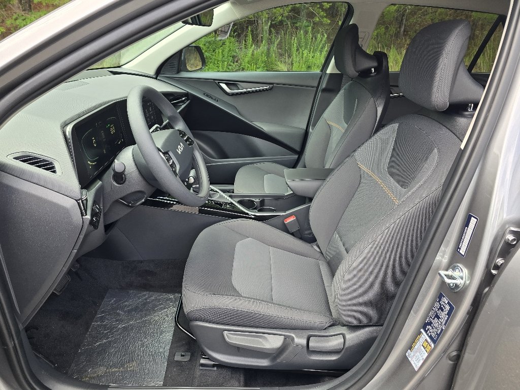 2025 Kia Niro LX - Photo 5
