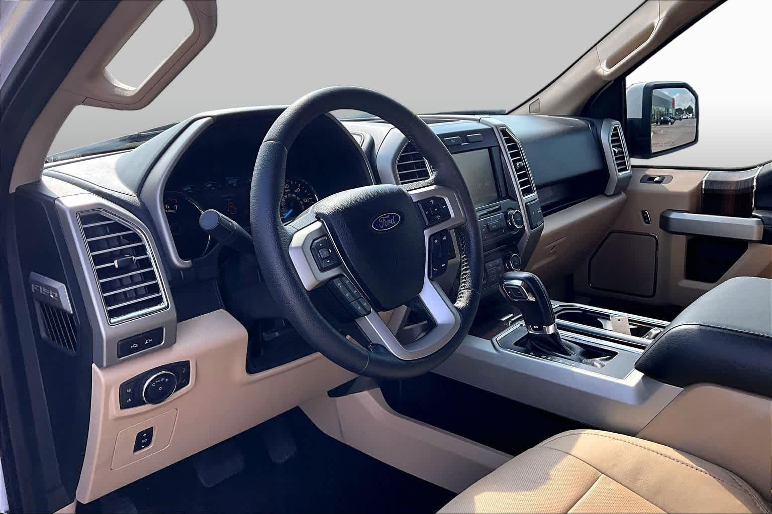 Used 2015 Oxford White Ford Lariat image 17