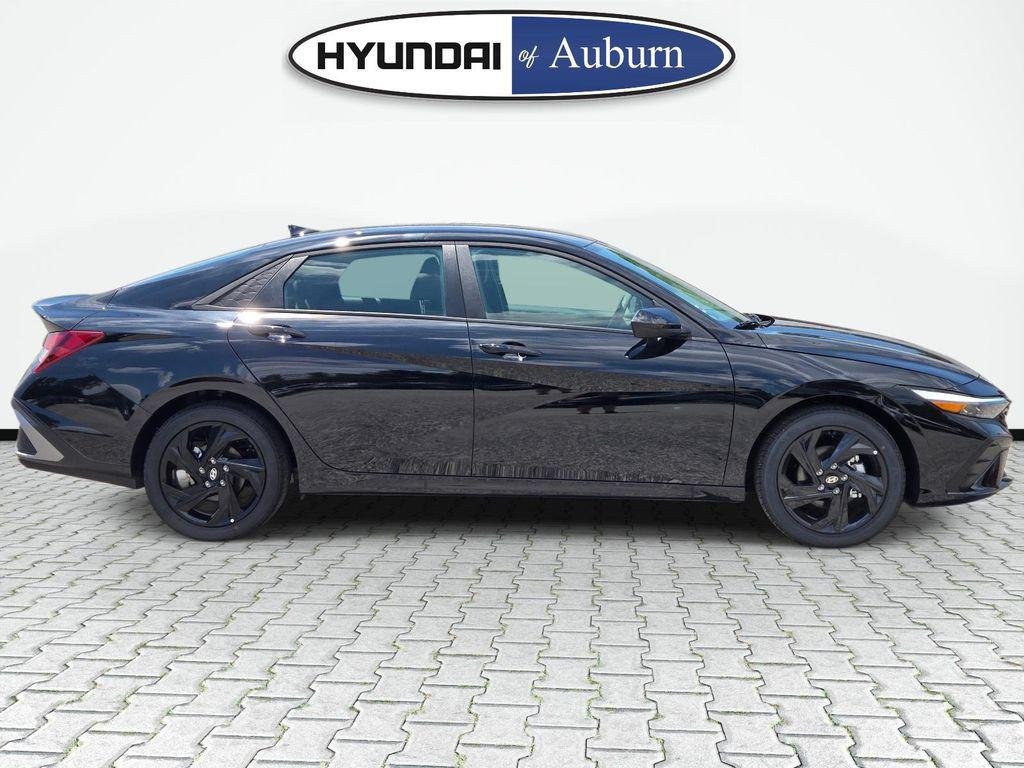 New 2026 Black Hyundai SEL Sport image 4
