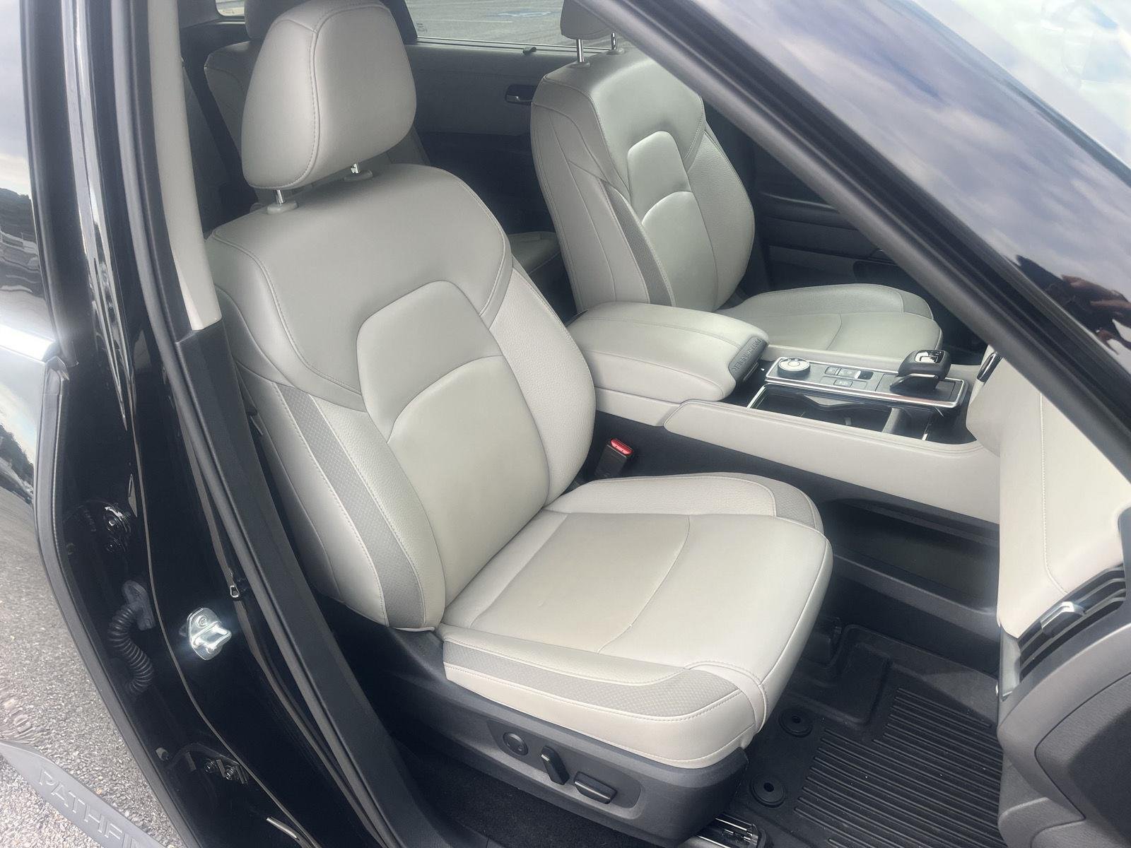Used 2024 Super Black Nissan SL image 16