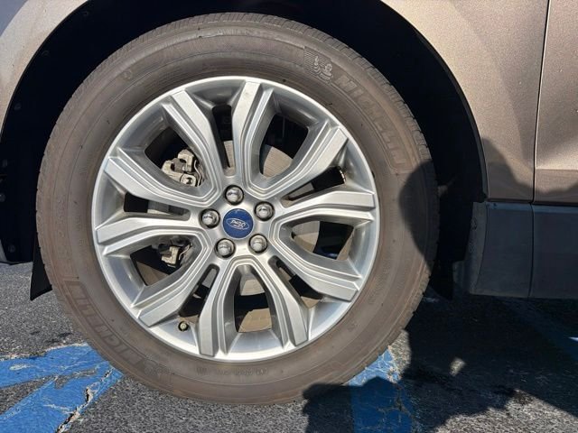 Used 2019 Stone Gray Metallic Ford Titanium image 11