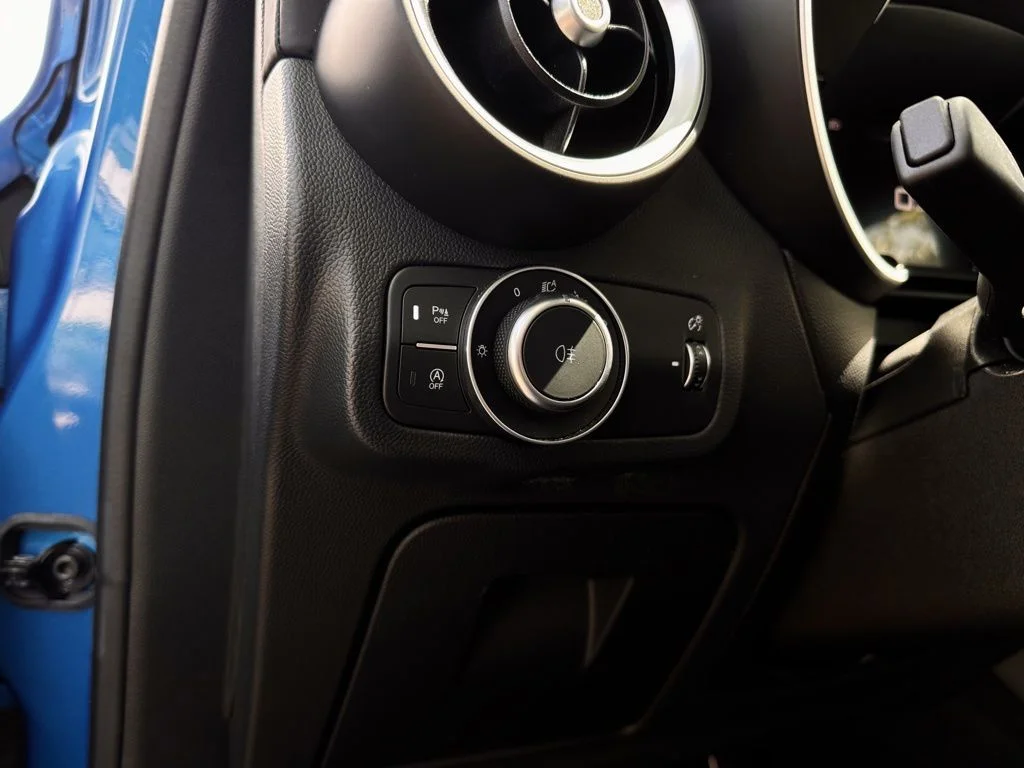 Used 2024 Blue Alfa Romeo Veloce image 18
