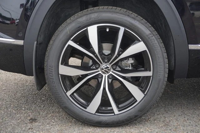 New 2026 Deep Black Pearl Volkswagen 2.0T SEL Premium R-Line image 6