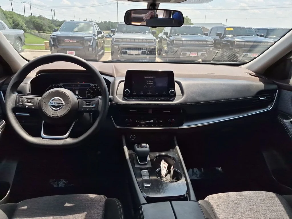 Used 2021 Silver Nissan SV image 29