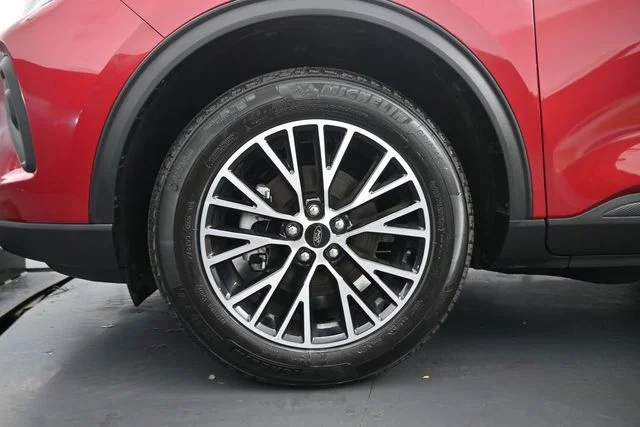 Certified Used 2025 Rapid Red Metallic Tinted Clearcoat Ford Base image 31