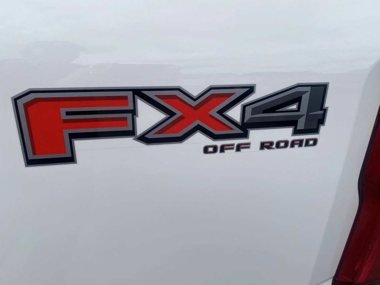 New 2026 Star White Metallic Tri-Coat Ford F-250® Lariat® image 13