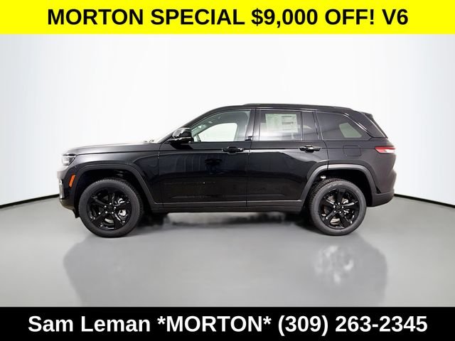 New 2025 Diamond Black Crystal Pearl-Coat Exterior Paint Jeep Limited image 4