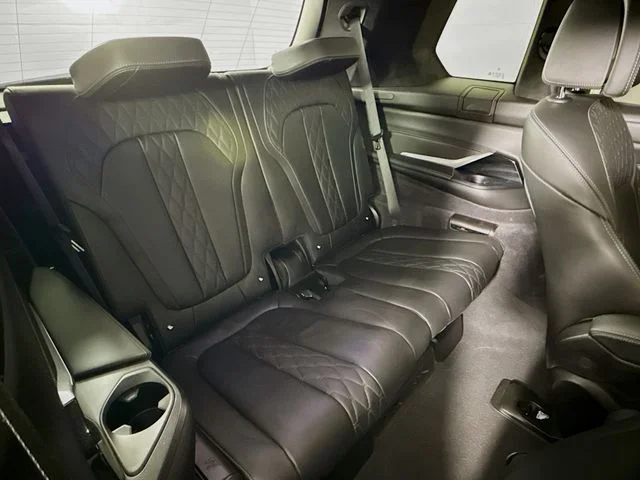 Used 2024 Gray BMW ALPINA XB7 image 29