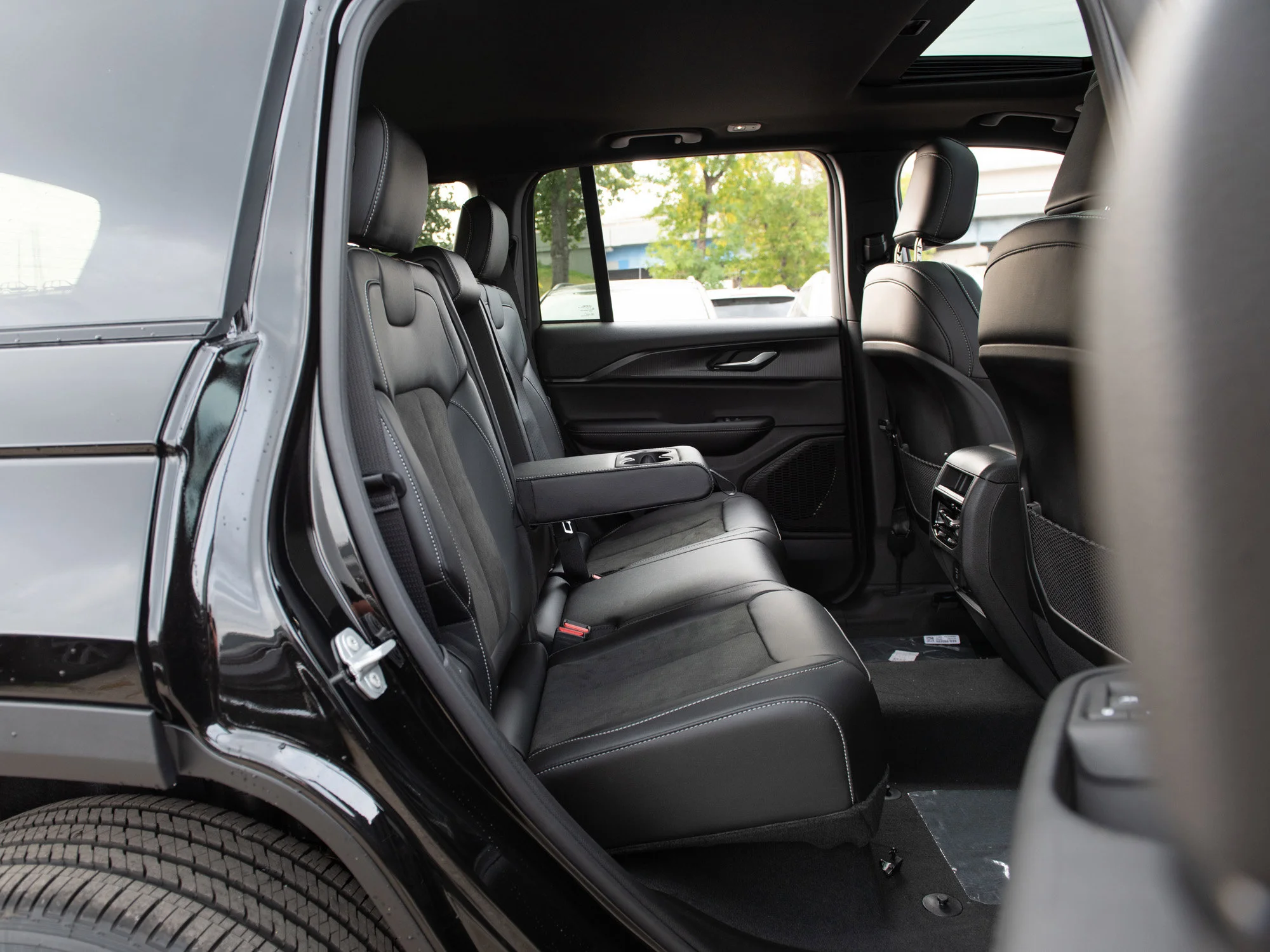 New 2025 Black Jeep Altitude* 4x4, Sunroof, Trailer Tow Package, Heated Leather image 25