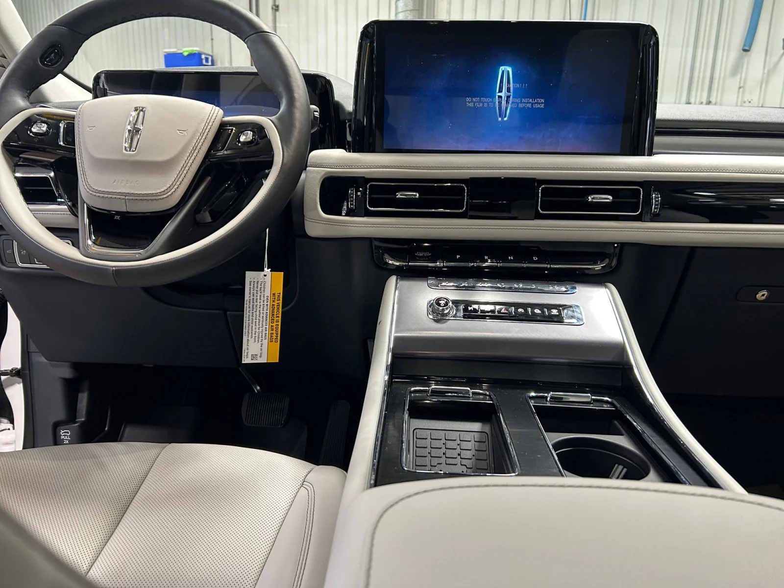New 2026 Pristine White Metallic Tri-Coat Lincoln Premiere image 19