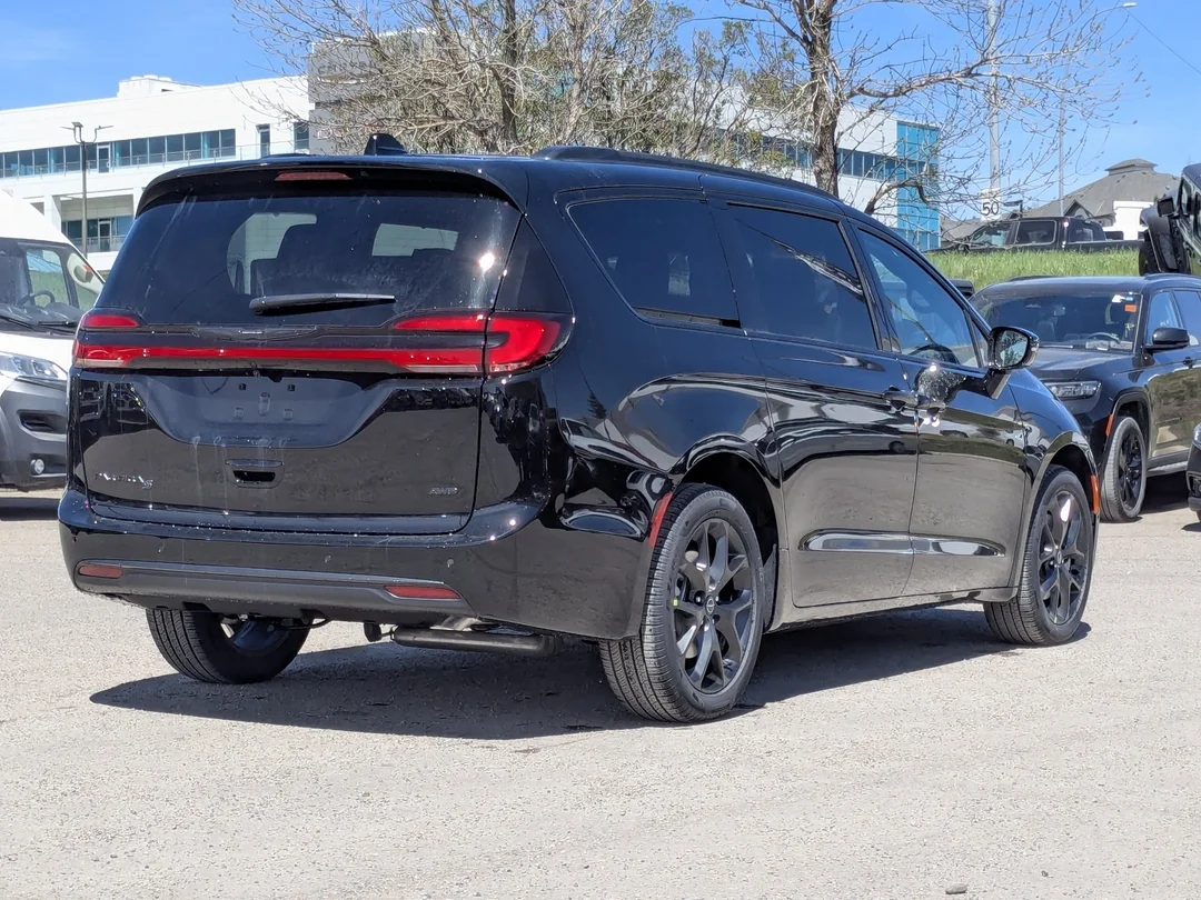 New 2026 Black Chrysler Select - - AWD - Full Sunroof - S Appearance - 360 Camera - Remote Start & More! image 8