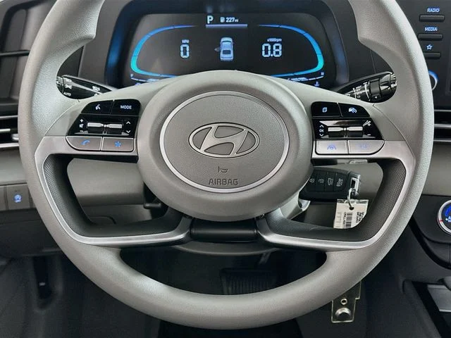 New 2026 Hyundai ELANTRA SE