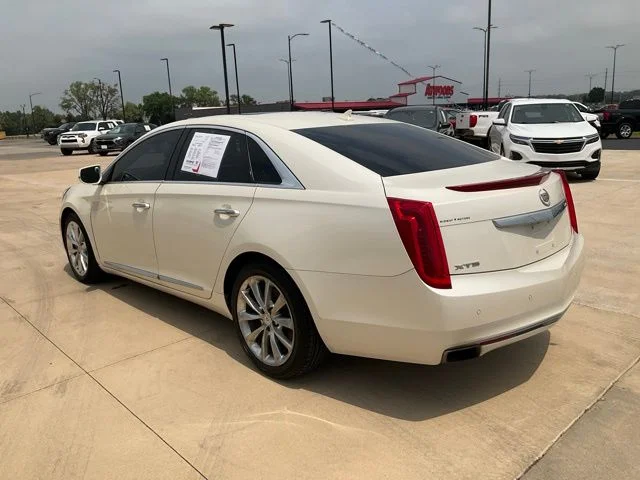Used 2013 White Cadillac Luxury image 41