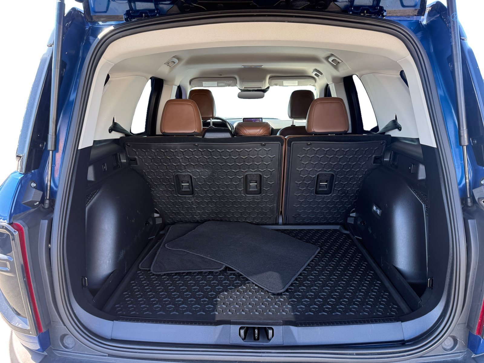 Used 2024 Blue Metallic Ford Outer Banks image 17