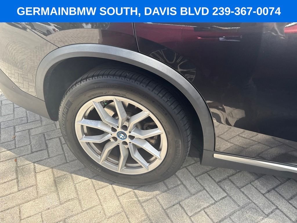 Certified Used 2022 Dark Graphite BMW xDrive45e image 20