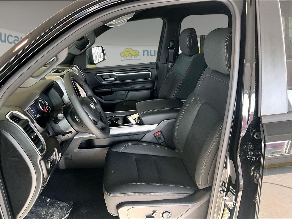 New 2026 Diamond Black Crystal Pearl-Coat Exterior Paint RAM Big Horn/Lone Star image 11