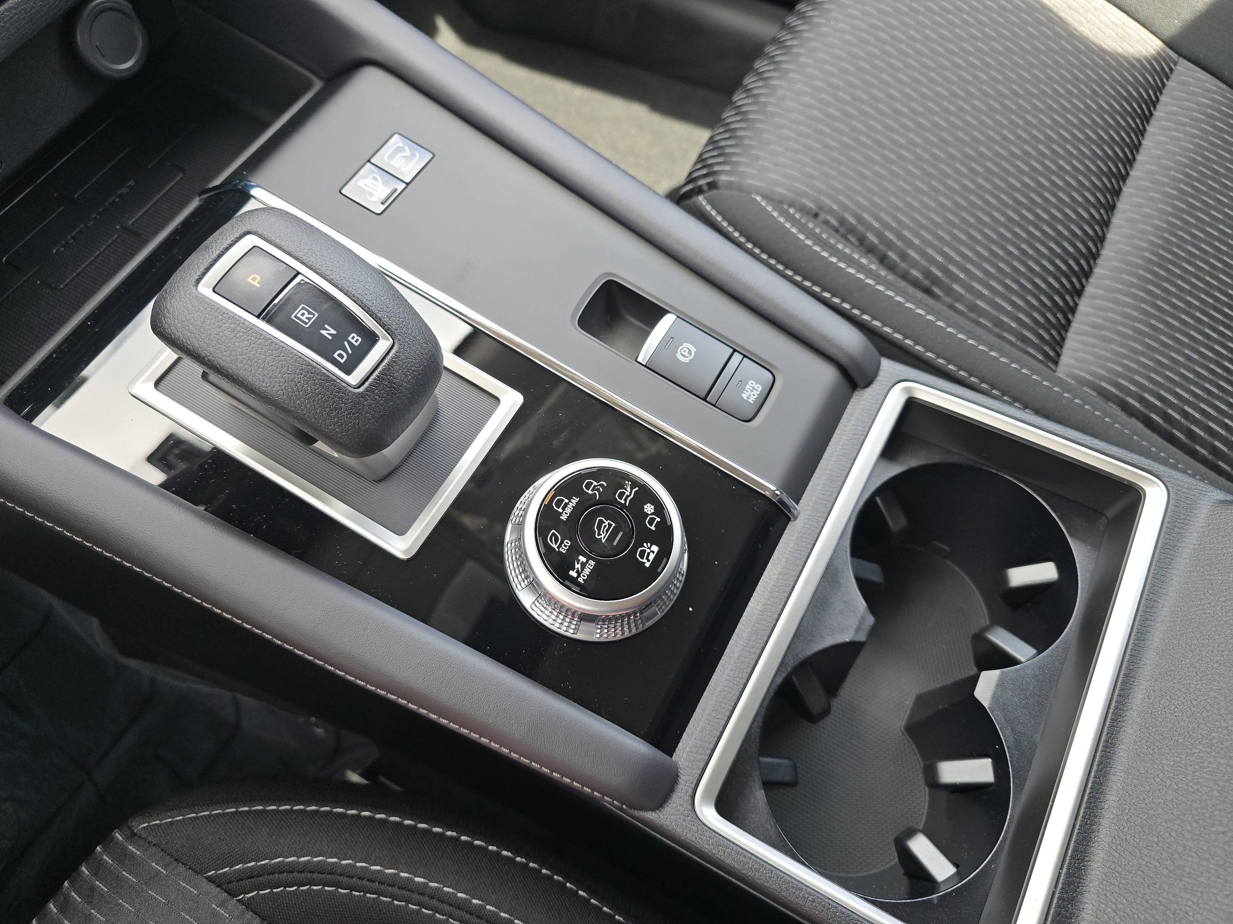 2025 Mitsubishi Outlander Plug-in Hybrid ES - Photo 19
