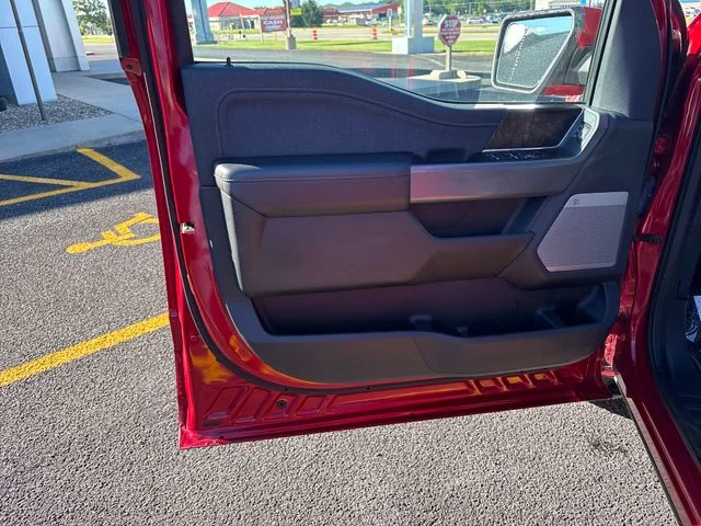 Used 2021 Red Metallic Ford Lariat image 16