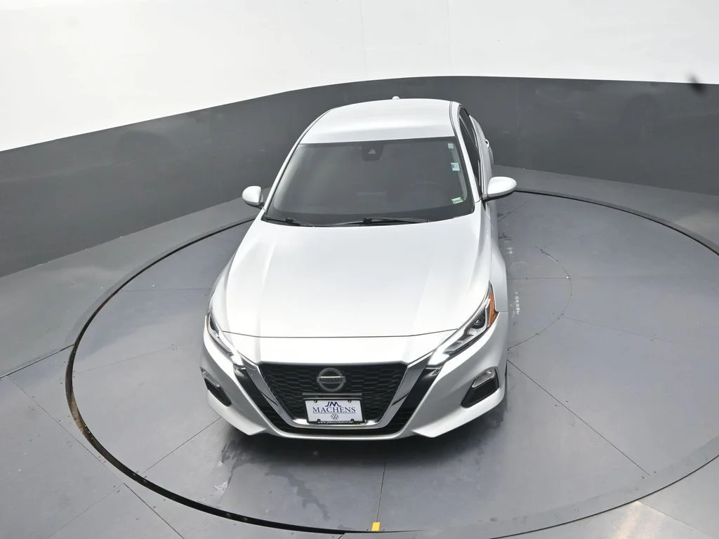 Used 2022 Silver Nissan 2.5 SV image 14