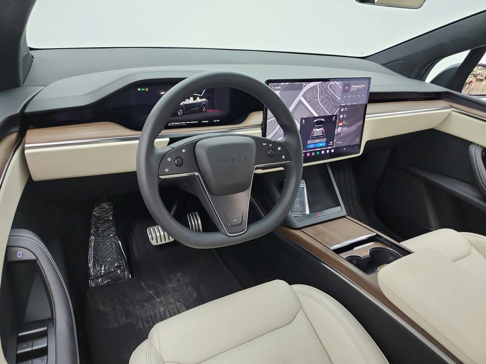 Used 2023 Midnight Silver Metallic Tesla Standard Range image 15