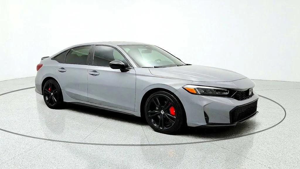 Used 2025 Urban Gray Pearl Honda Manual image 3