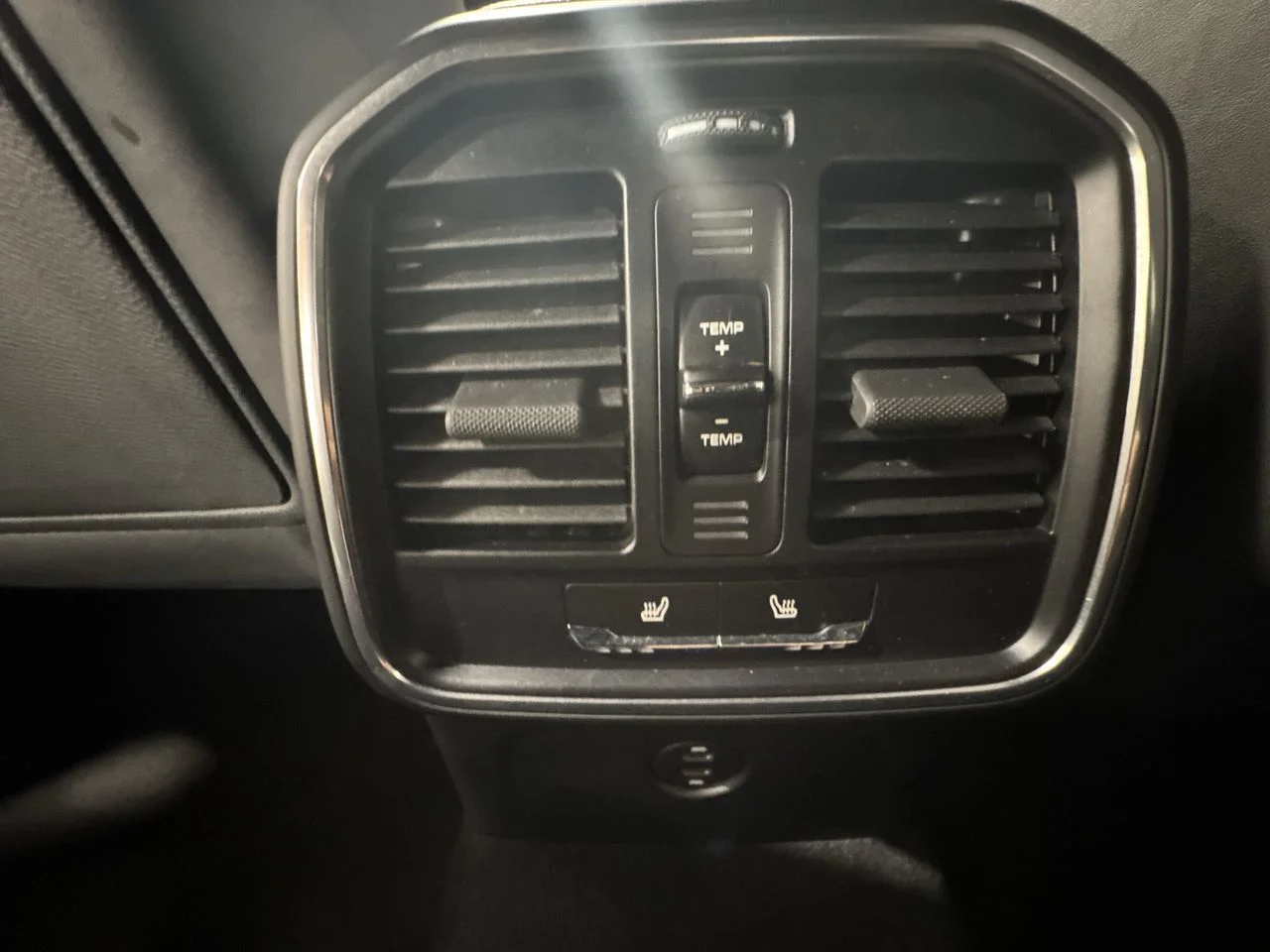 2024 Porsche Macan Base - Photo 32