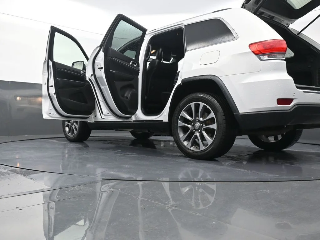 Used 2018 White Jeep Limited image 26