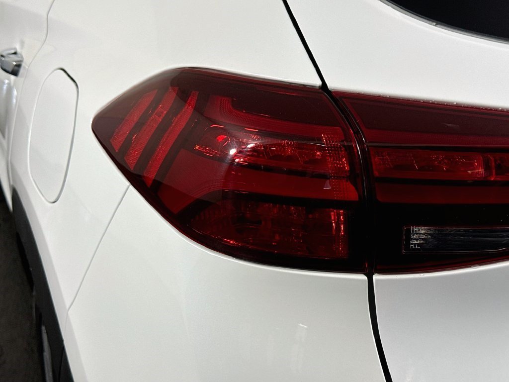 Used 2019 White Pearl Hyundai Limited image 32