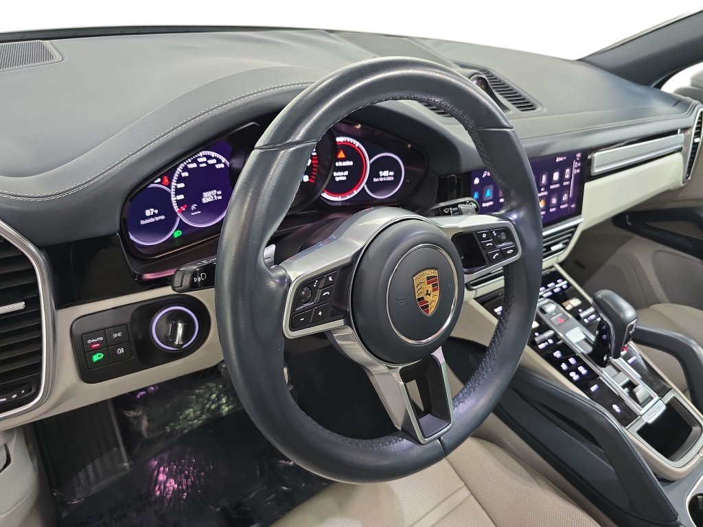 Used 2022  Porsche Platinum Edition image 4