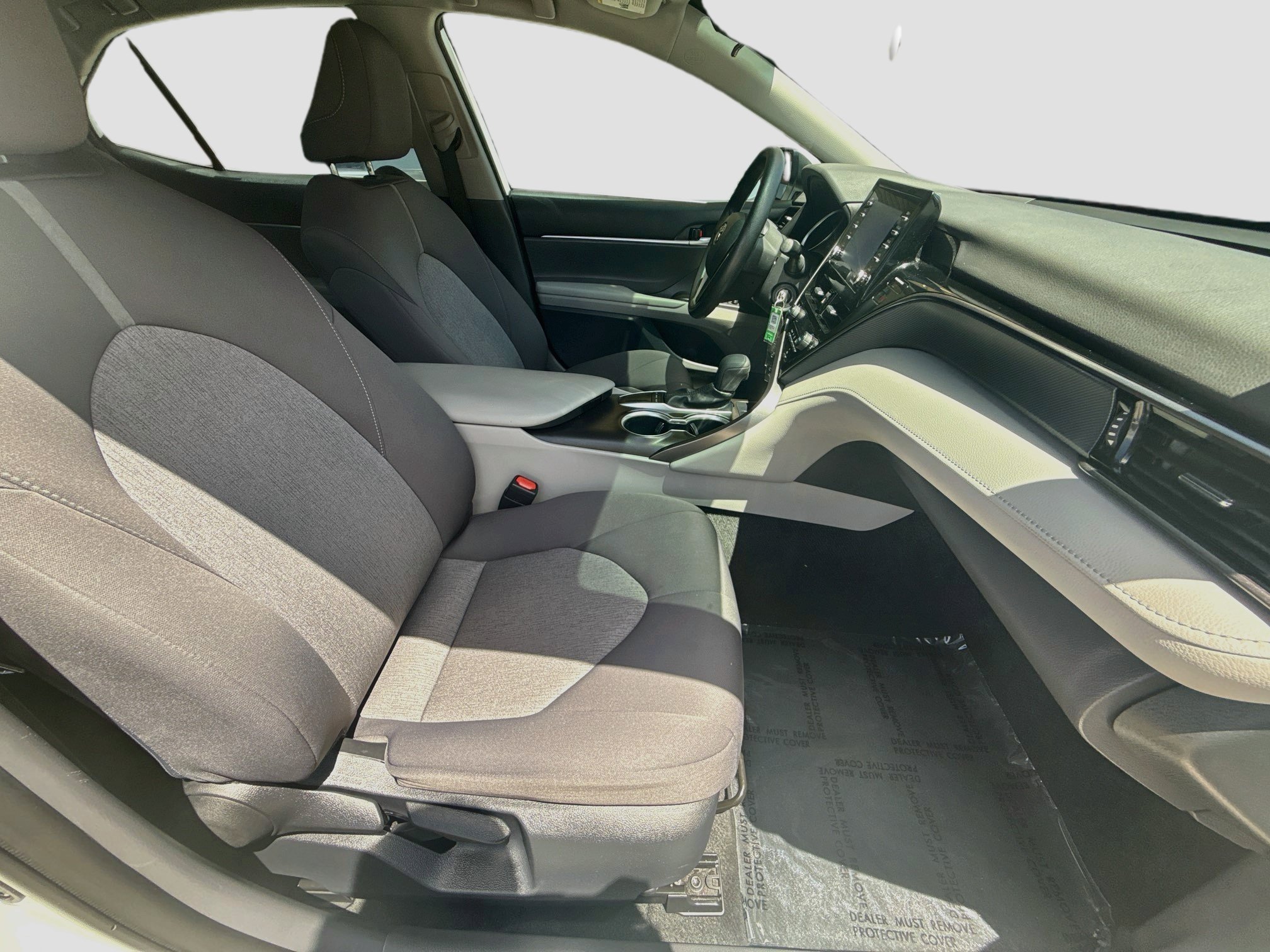 Used 2023 Ice Toyota LE image 28