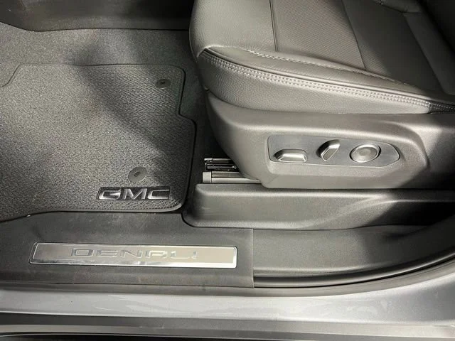 2026 GMC Yukon Denali - Photo 21