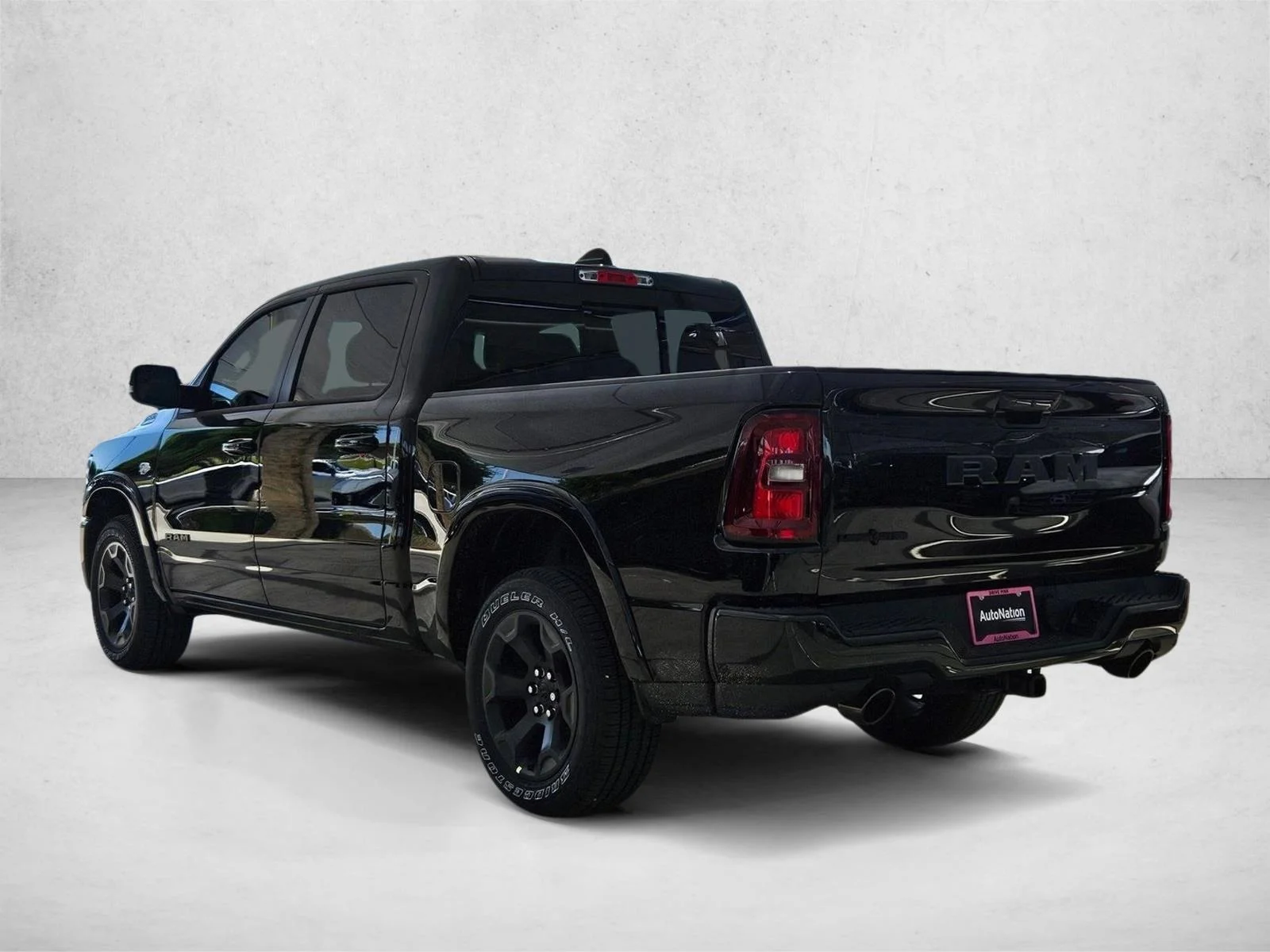 New 2026 Diamond Black Crystal Pearl-Coat Exterior Paint RAM Lone Star image 9