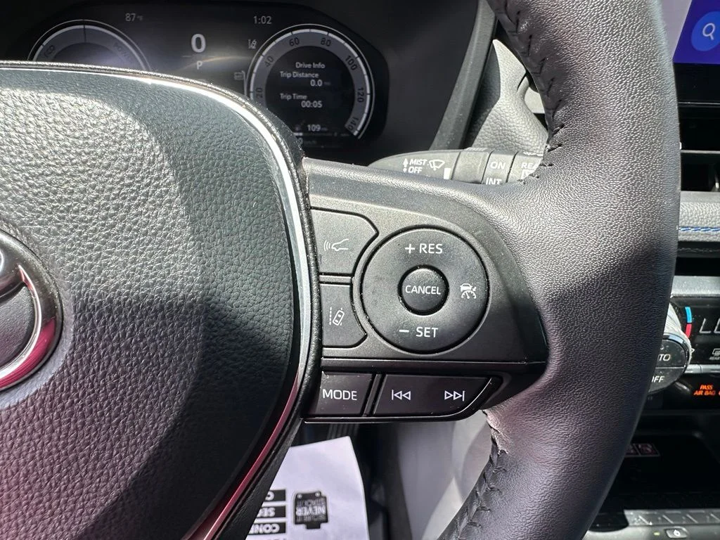 2023 Toyota RAV4 XSE - Photo 17