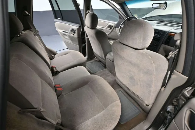 Used 1999 Gray Jeep Laredo image 35