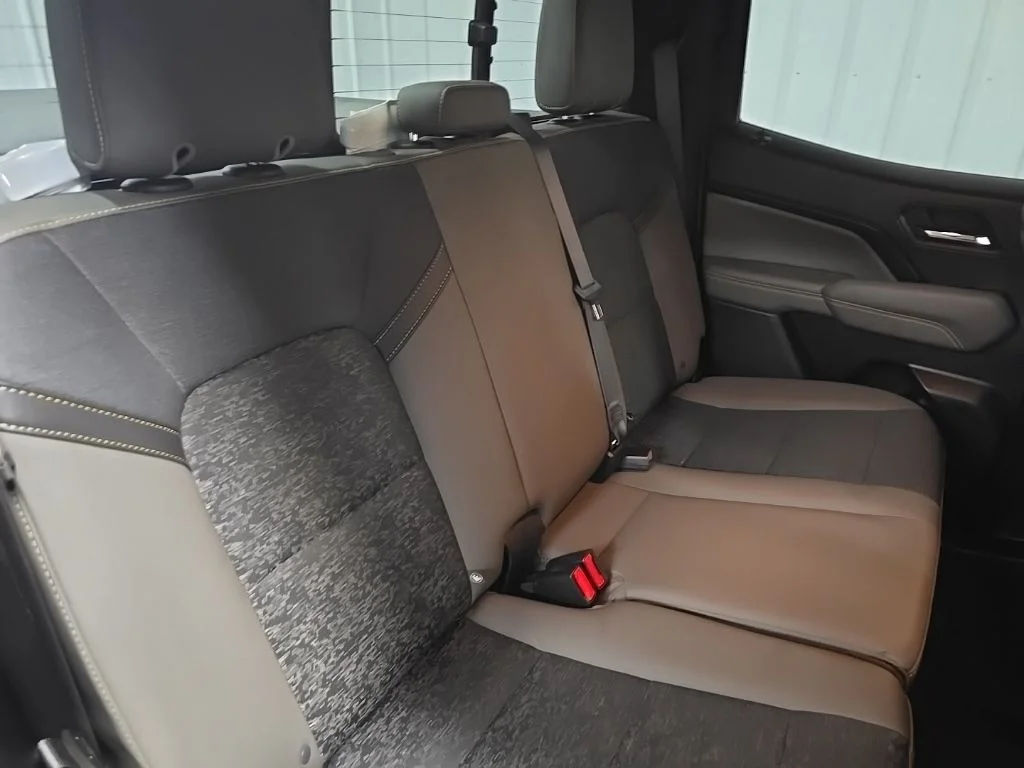 Used 2024 Blue Chevrolet ZR2 image 18