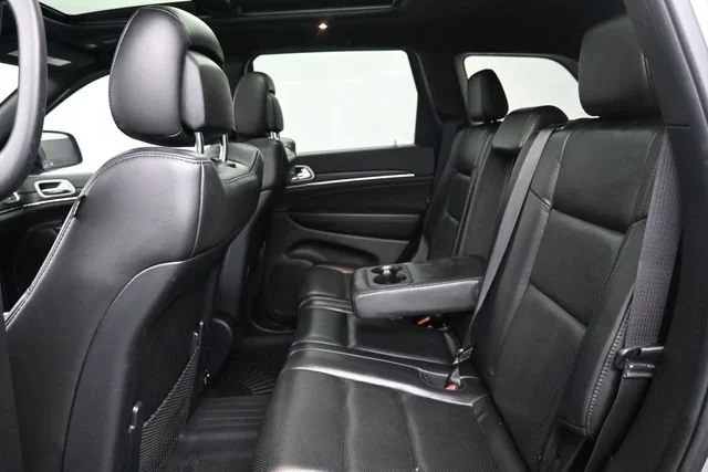 Used 2020 Billet Silver Metallic Clearcoat Jeep Limited image 21