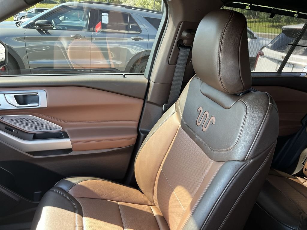Used 2021 White Ford King Ranch image 25