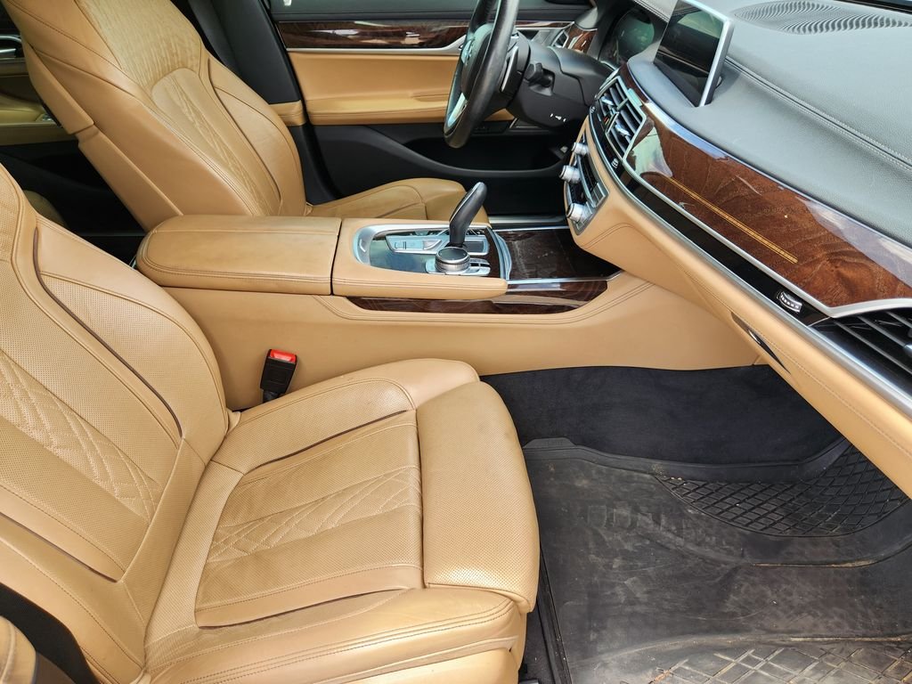 Used 2022 Bernina Grey Amber Effect Metallic BMW 740i image 15