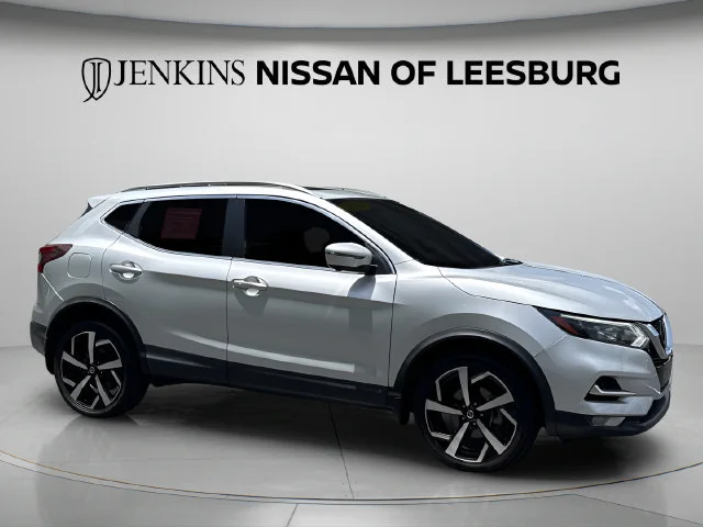 Used 2021 Silver Nissan SL image 5