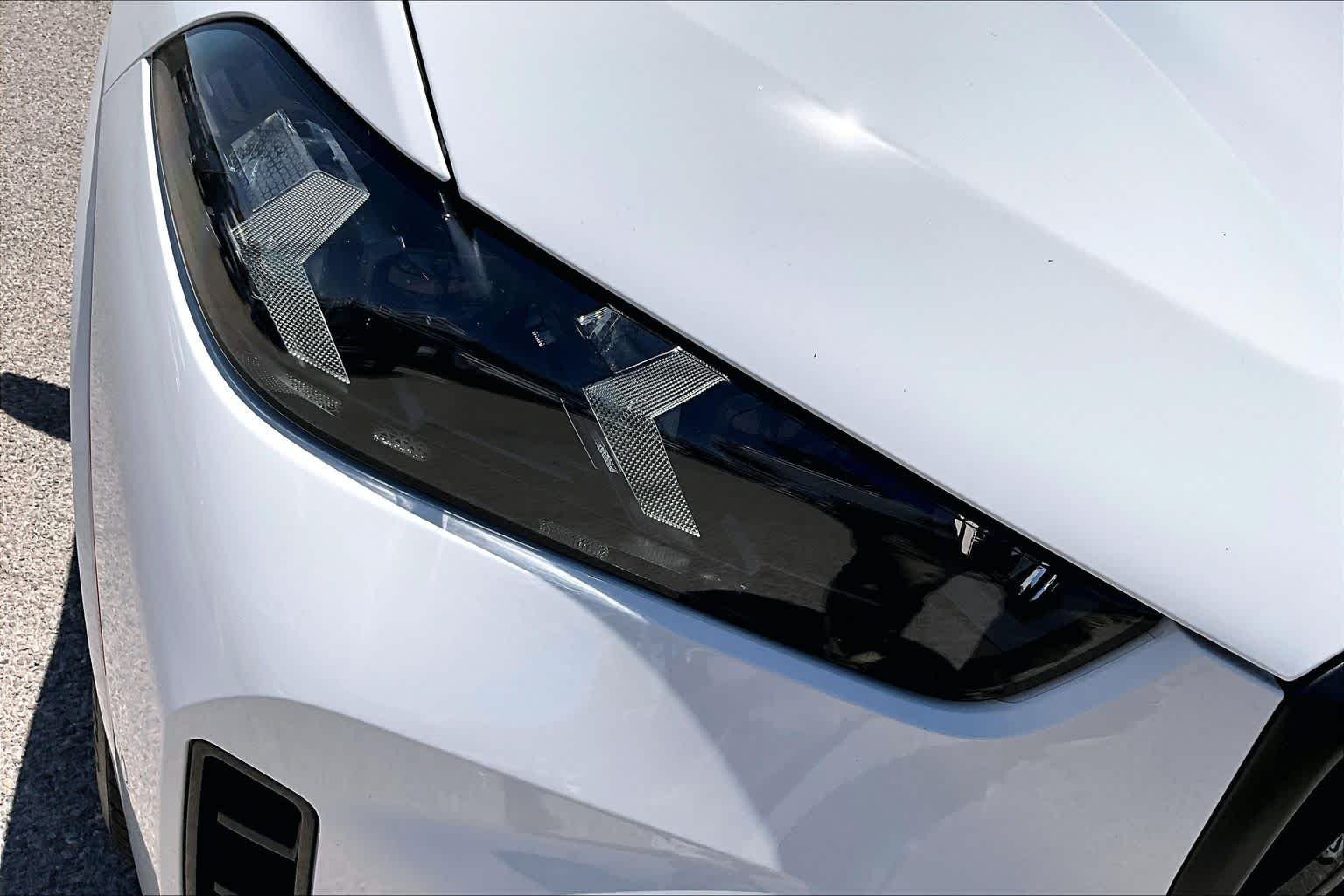 New 2026 Alpine White BMW sDrive40i image 13