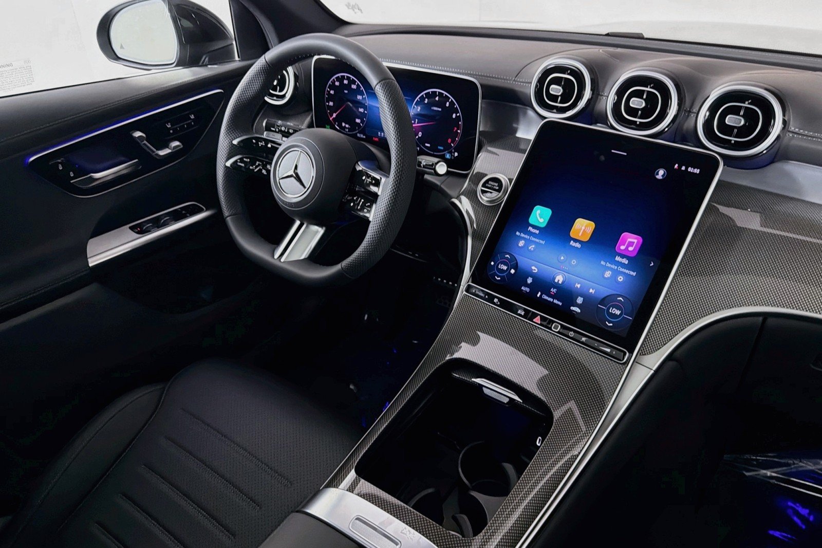 New 2026 Graphite Grey Metallic Mercedes-Benz GLC 300 SUV image 15