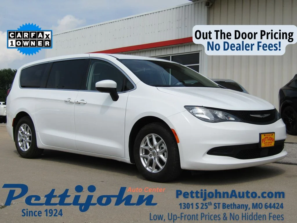 Used 2023 White Chrysler LX image 1