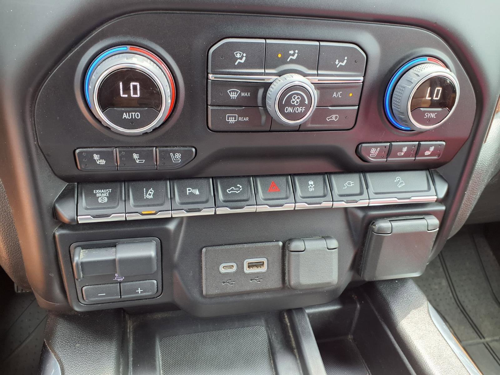 Used 2023 Iridescent Pearl Tricoat Chevrolet High Country image 10