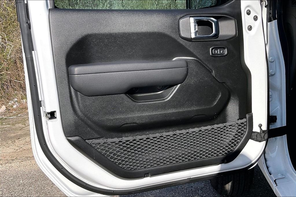 New 2026 Jeep Wrangler Sport 4D Sport Utility