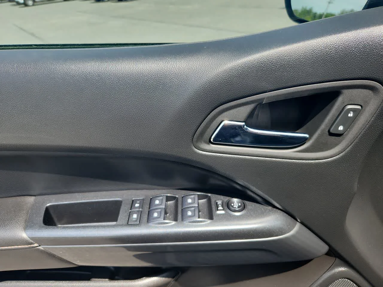 Used 2022 Satin Steel Metallic GMC AT4 - Cloth image 11